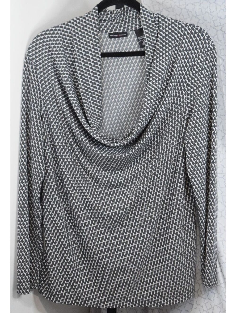 New York & Company Cowl Neck Long Sleeve Top Black White Geometric Silky XL
